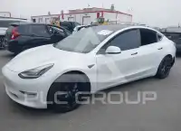 2018 Tesla Model 3 фото