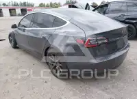 2018 Tesla Model 3 фото