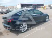 2018 Tesla Model 3 фото