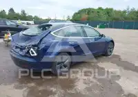 2018 Tesla Model 3 фото