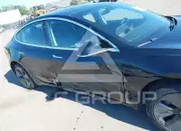 2018 Tesla Model 3 фото