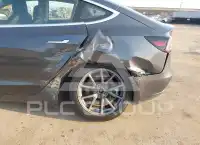 2018 Tesla Model 3 фото