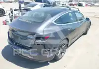 2018 Tesla Model 3 photo