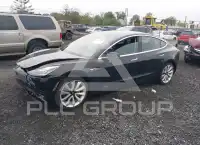 2018 Tesla Model 3 фото
