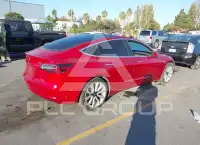 2018 Tesla Model 3 фото