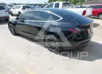 2018 Tesla Model 3 фото