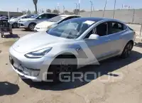 2018 Tesla Model 3 фото