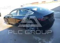 2018 Tesla Model 3 фото