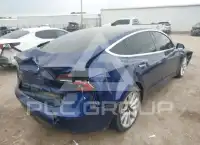 2018 Tesla Model 3 фото