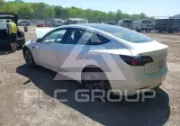 2018 Tesla Model 3 фото
