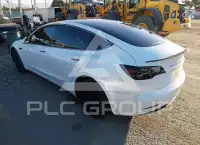 2018 Tesla Model 3 фото