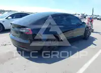 2018 Tesla Model 3 фото