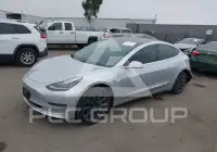 2018 Tesla Model 3 фото