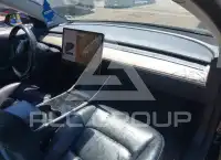2018 Tesla Model 3 фото