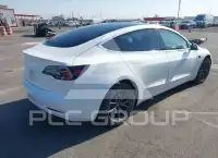 2018 Tesla Model 3 фото
