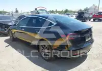 2018 Tesla Model 3 фото