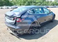 2018 Tesla Model 3 фото