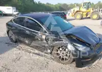 2018 Tesla Model 3 фото