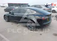 2018 Tesla Model 3 фото