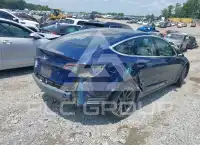 2018 Tesla Model 3 фото