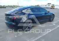 2018 Tesla Model 3 фото