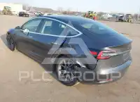 2018 Tesla Model 3 фото