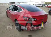 2018 Tesla Model 3 фото