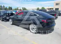 2018 Tesla Model 3 фото