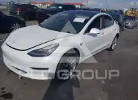 2018 Tesla Model 3 фото