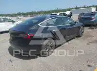 2018 Tesla Model 3 фото