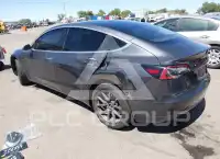 2018 Tesla Model 3 фото