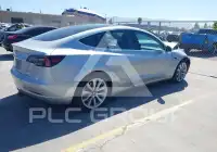 2018 Tesla Model 3 фото