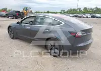 2018 Tesla Model 3 photo
