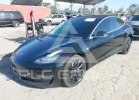2018 Tesla Model 3 фото