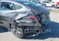 2018 Tesla Model 3 фото