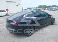 2018 Tesla Model 3 фото
