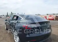 2018 Tesla Model 3 фото