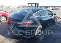 2018 Tesla Model 3 фото