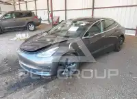 2018 Tesla Model 3 фото