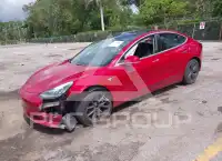 2018 Tesla Model 3 фото