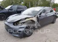 2018 Tesla Model 3 фото