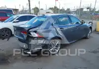 2018 Lexus IS300 photo