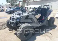 2018 Can-AM MAVERICK photo