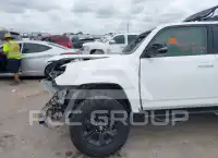 2018 Toyota 4 RUNNER фото