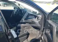 2018 Toyota RAV4 photo