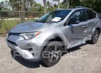 2018 Toyota RAV4 фото