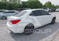 2018 Toyota COROLLA фото