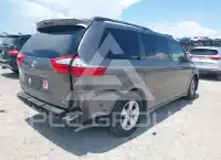 2018 Toyota SIENNA photo