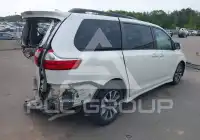 2018 Toyota SIENNA photo