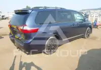 2018 Toyota SIENNA photo